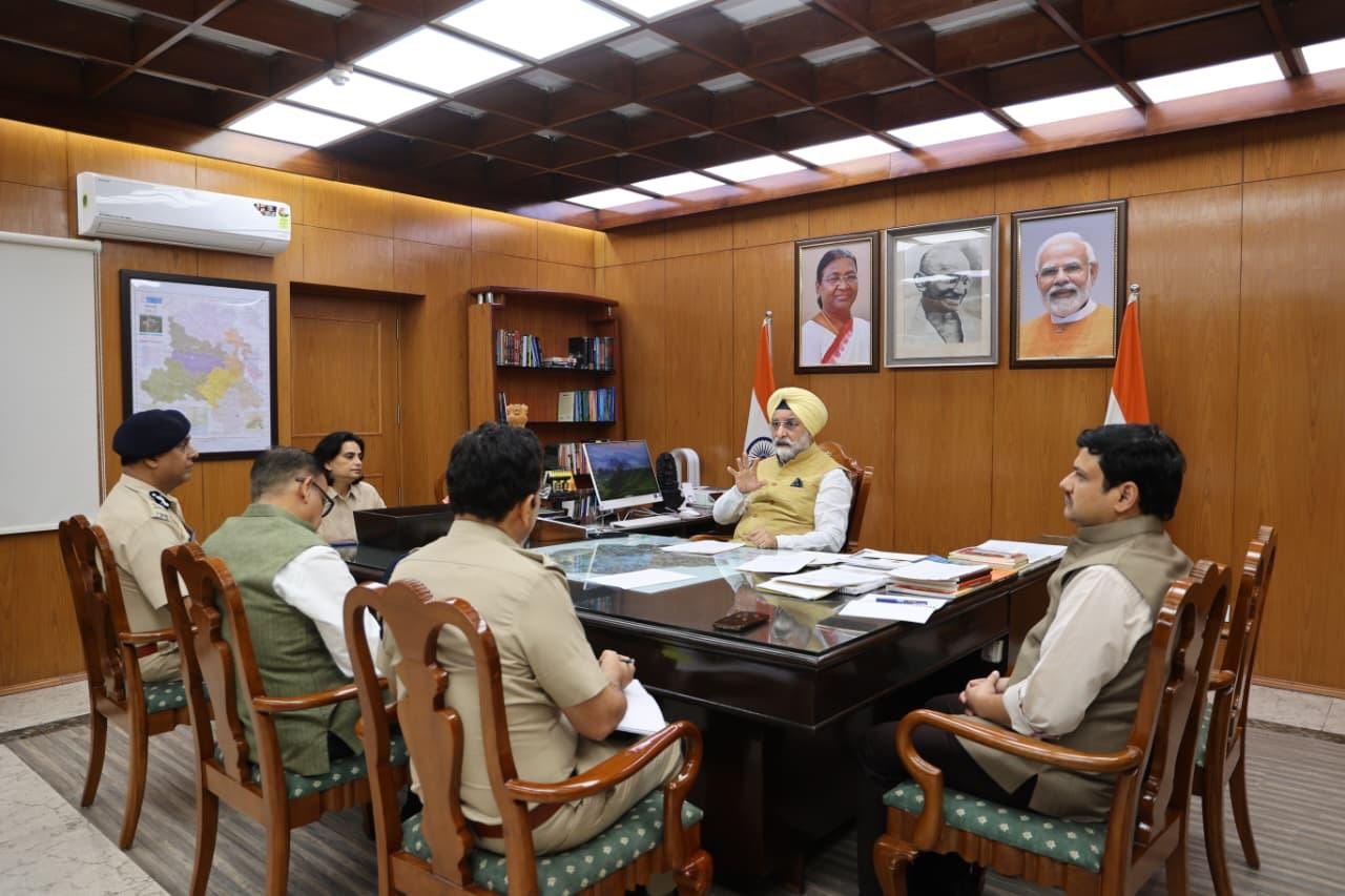 Hon’ble Lt. Governor met with the Commissioner of Police and senior officers to review women students’ safety across…