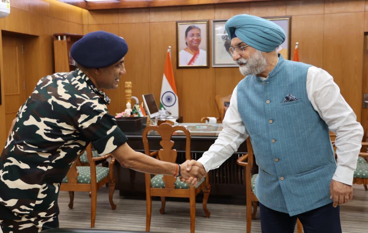 Shri Sanjay Singhal, Director General, Sashastra Seema Bal, called on Hon’ble Lt. Governor.