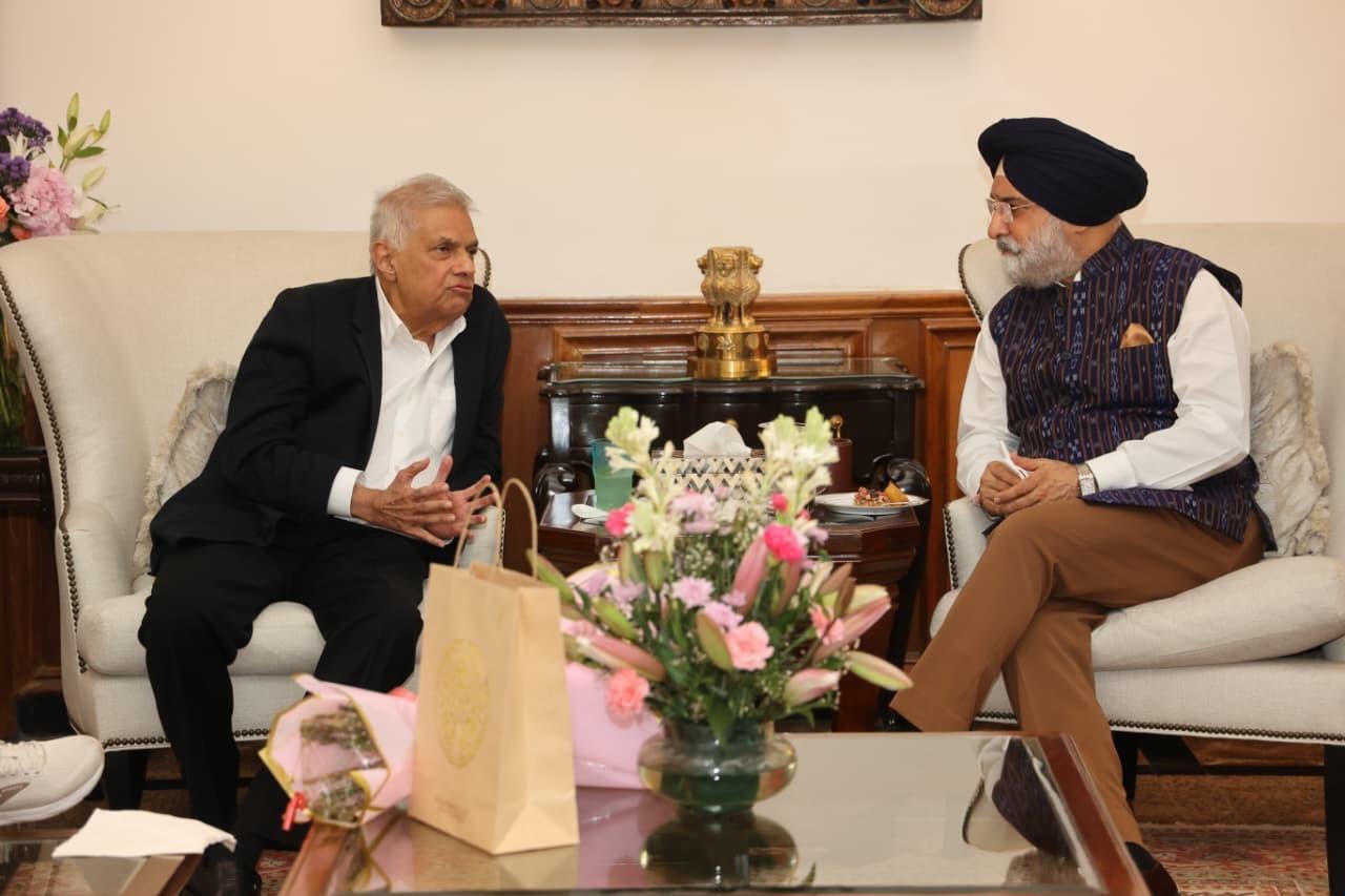 Hon’ble Lt. Governor received former President and Prime Minister of Sri Lanka Mr. Ranil Wickremesinghe at Lok Niwas.