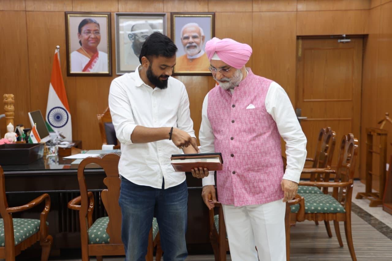 Shri Shankar Singh, Founder, Vrikshit Foundation, called on Hon’ble Lt. Governor.