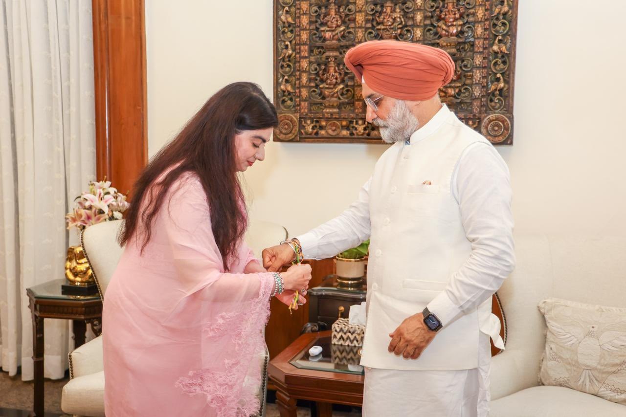 The spirit of Raksha Bandhan celebrated at Lok Niwas as a group of young professionals called on Hon’ble Lt. Governor.