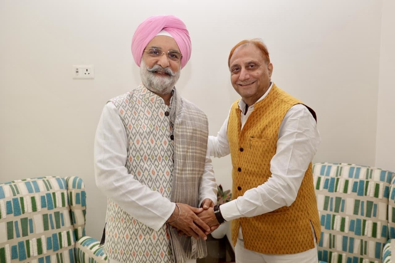 Shri Pravesh Wahi, Mayor, MCD called on Hon’ble Lt. Governor.
