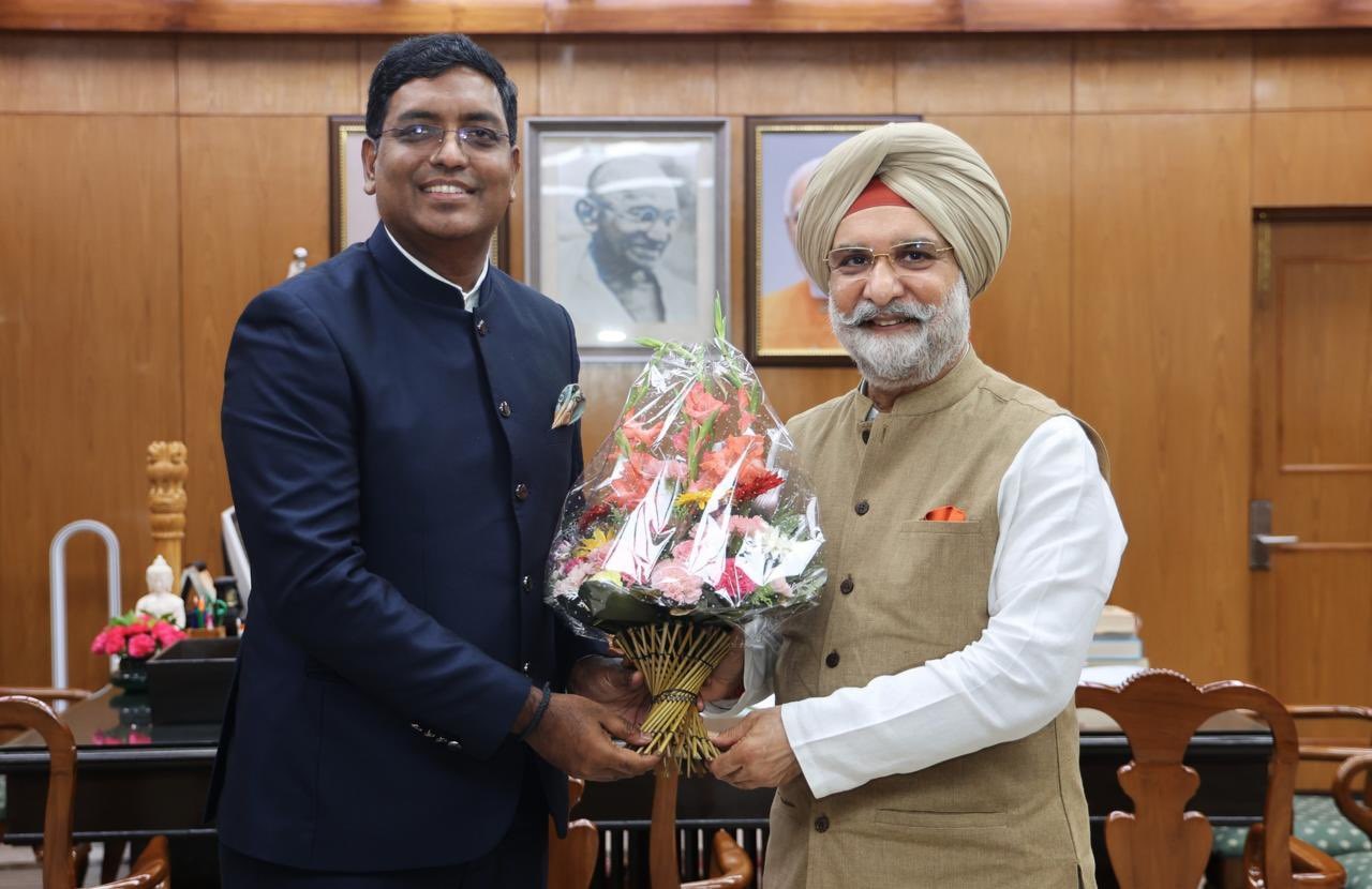 Amb. Ramesh Babu Lakshmanan, Ambassador-designate of India to Côte d’Ivoire called on Hon’ble Lt. Governor.