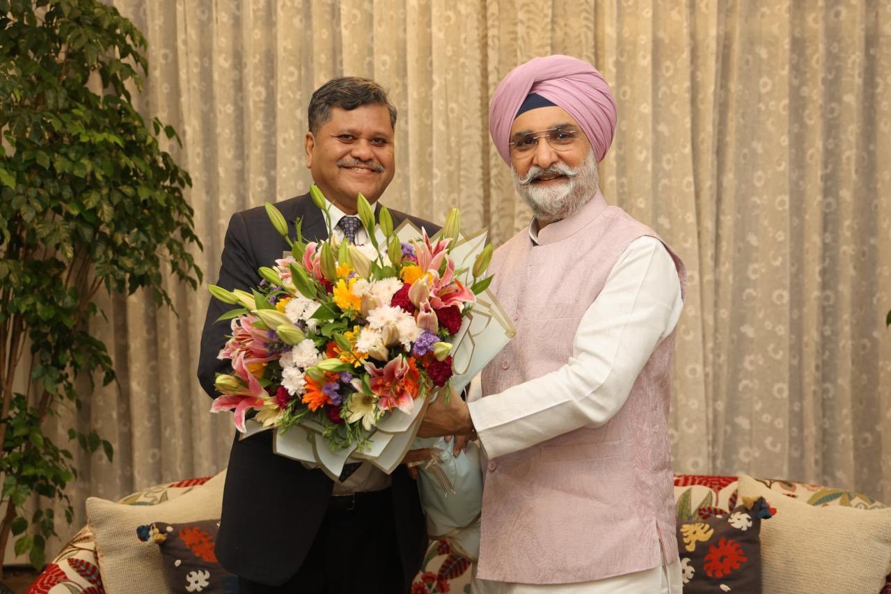 Shri Jishnu Barua, Chairperson, Central Electricity Regulatory Commission (CERC) called on Hon'ble Lt. Governor.