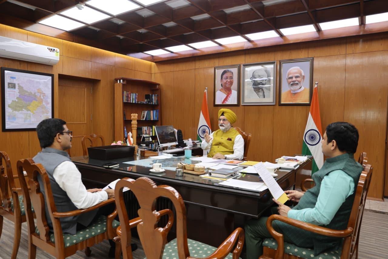 Shri N. Saravana Kumar, Vice Chairman, DDA met Hon’ble Lt. Governor at Lok Niwas to review options for alternative…