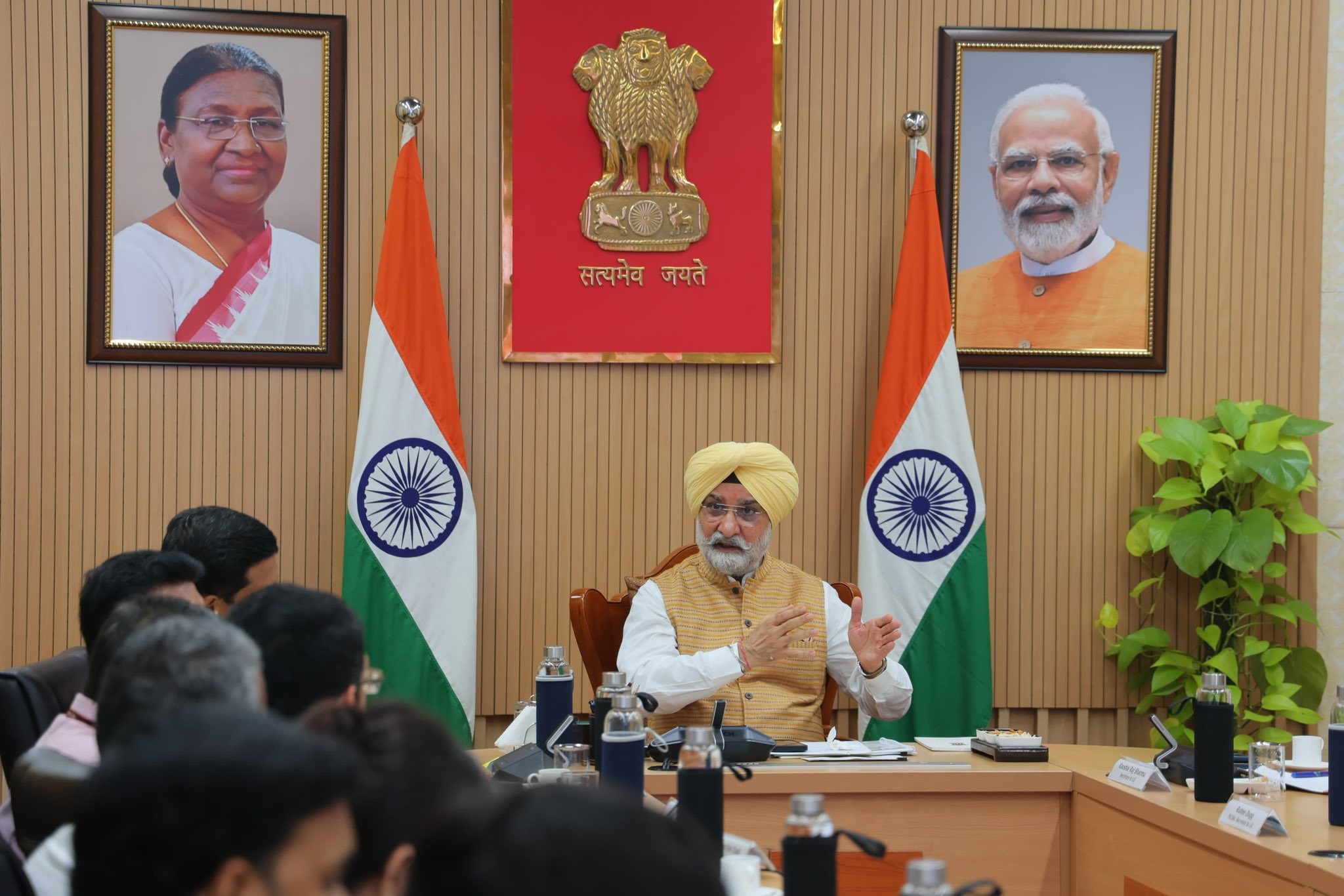 माननीय उपराज्यपाल ने दिल्ली स्लम और JJ पुनर्वास और स्थानांतरण नीति, 2026 के तहत बेहतर आवास और रहन-सहन की स्थितियों पर…