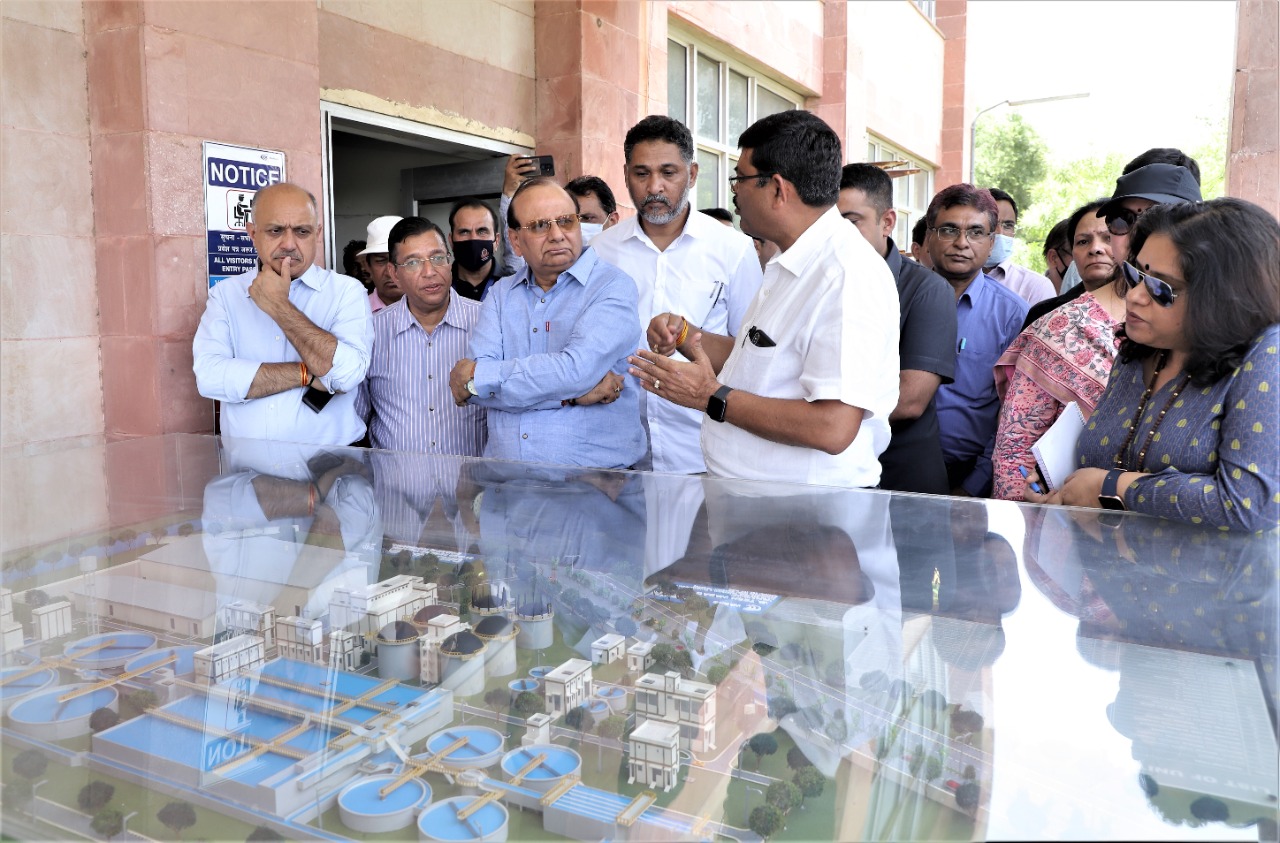 Hon’ble Lt. Governor On An Inspection Visit Of The Nazafgarh Drain Across Its Entire 57 KM Length
