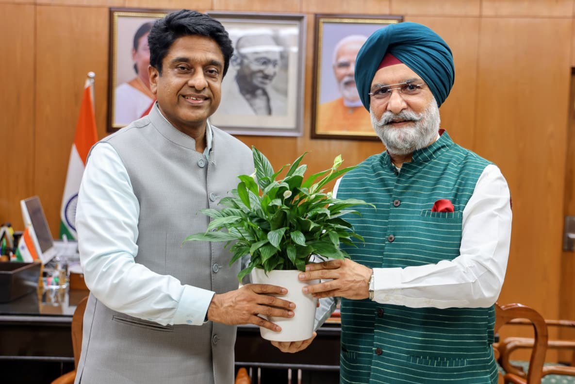 एनडीएमसी के उपाध्यक्ष श्री कुलजीत सिंह चहल ने माननीय उपराज्यपाल से मुलाकात की।