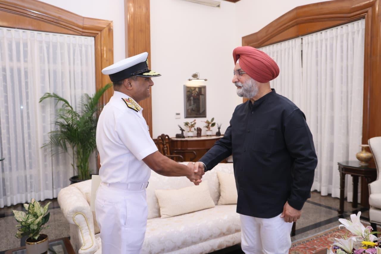 Admiral Krishna Swaminathan, PVSM, AVSM, VSM, Chief of the Naval Staff (CNS), met Hon’ble Lt. Governor.