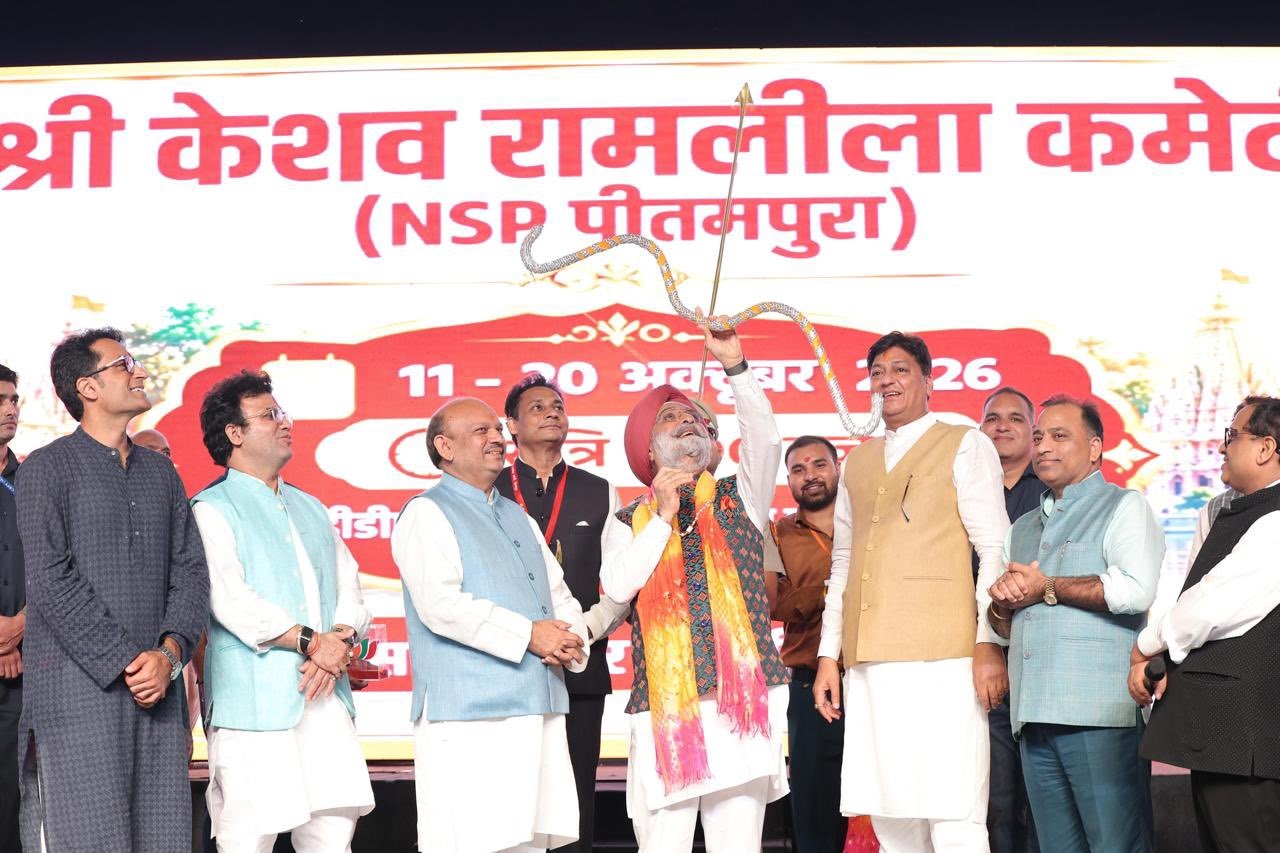 Hon’ble Lt. Governor attended the annual Ramleela organised by the Shri Keshav Ramlila Committee at DDA Ground, Netaji…