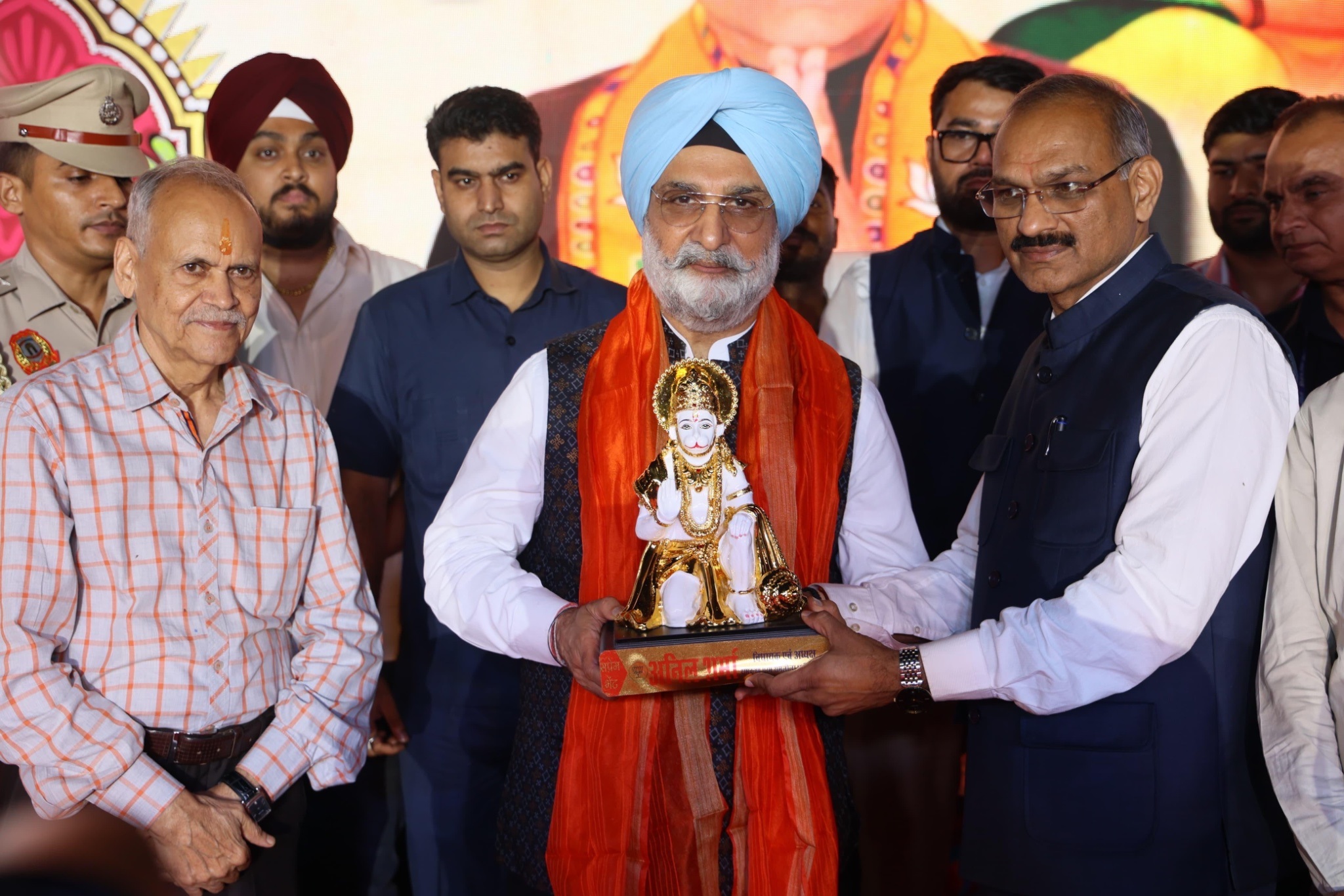 Hon’ble Lt. Governor witnessed the vibrant Ramleela celebrations at RK Puram.