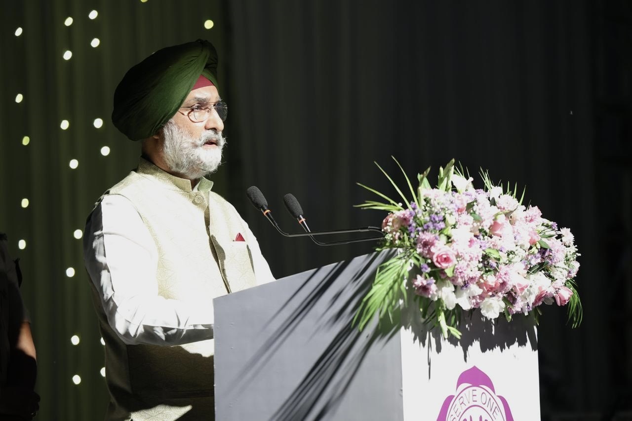 Hon’ble Lt. Governor addressed the Silver Jubilee celebrations of Queen Mary’s School, Model Town.