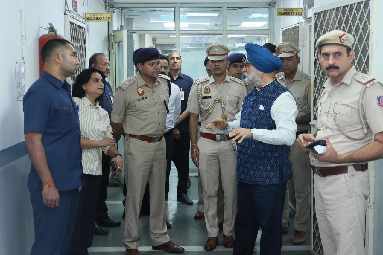 Hon’ble Lt. Governor made an impromptu visit to Dwarka Police Station, Sector 23, to review operational readiness,…