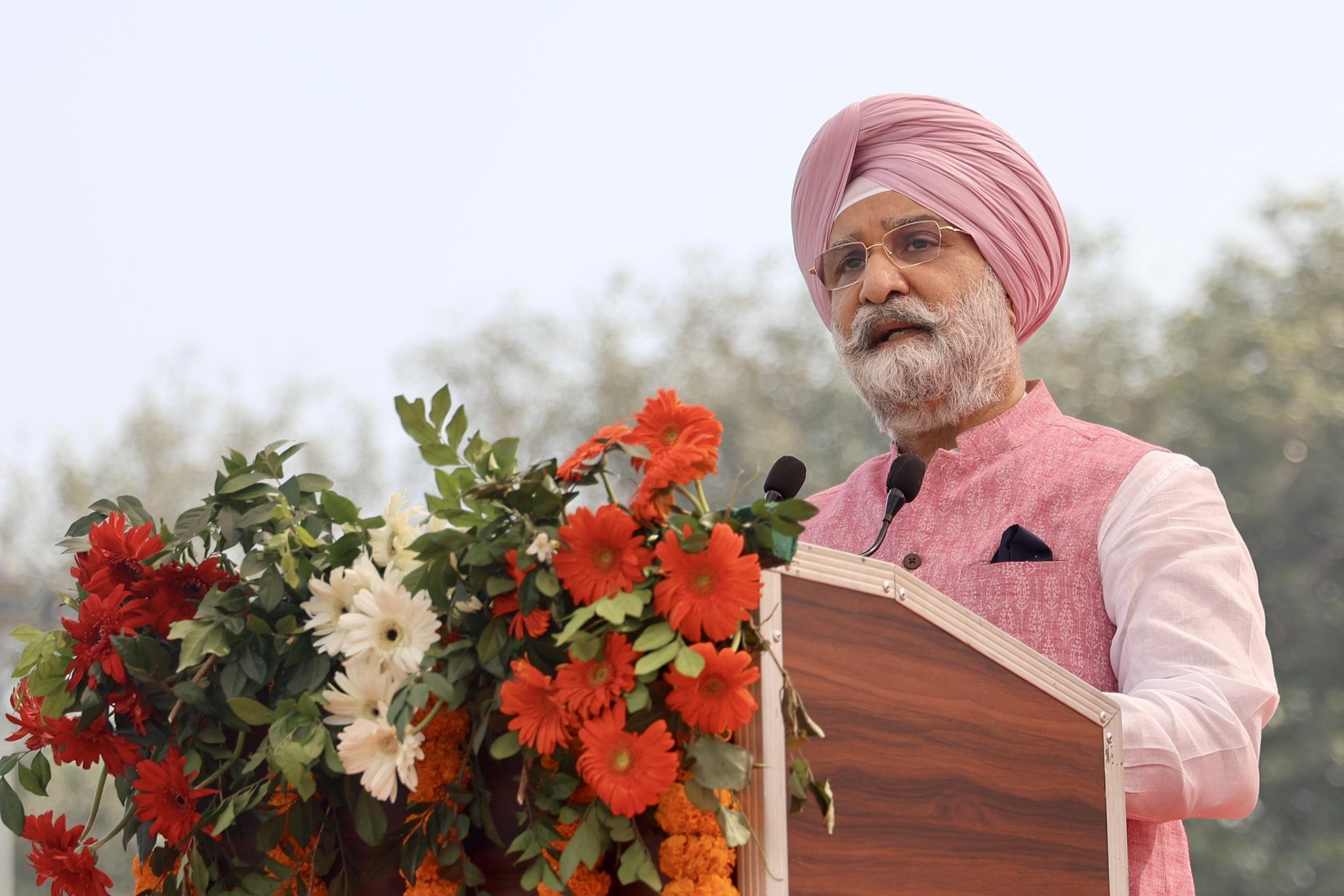 Hon’ble Lt. Governor joined Hon’ble Union Minister Dr Mansukh Mandaviya Ji and Hon’ble Minister, GNCTD, Shri Ashish…