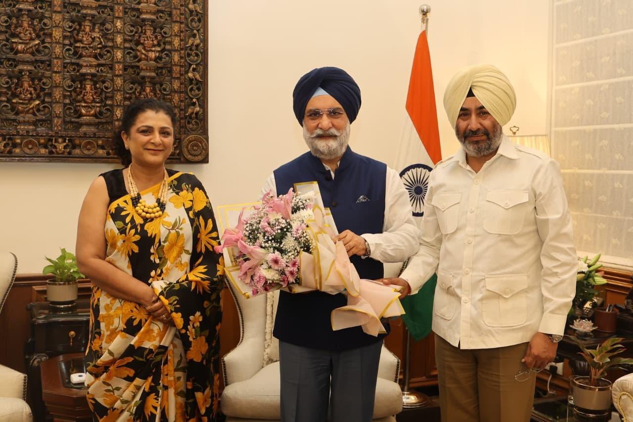 Lt. Gen. Inderjit S. Panjrath, SM, VSM, Director General & Senior Colonel Commandant, Army Air Defence called on…