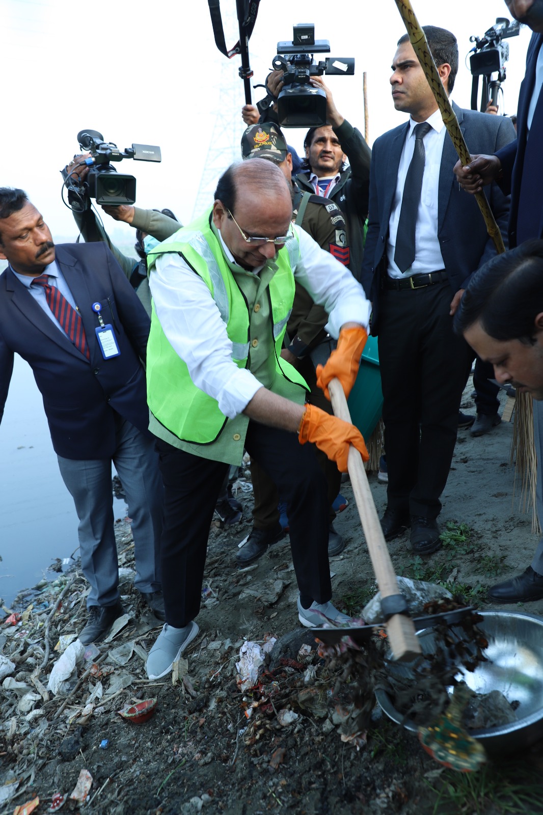 Hon'ble Lt. Governor launched the cleaning drive of Yamuna Flood plains.