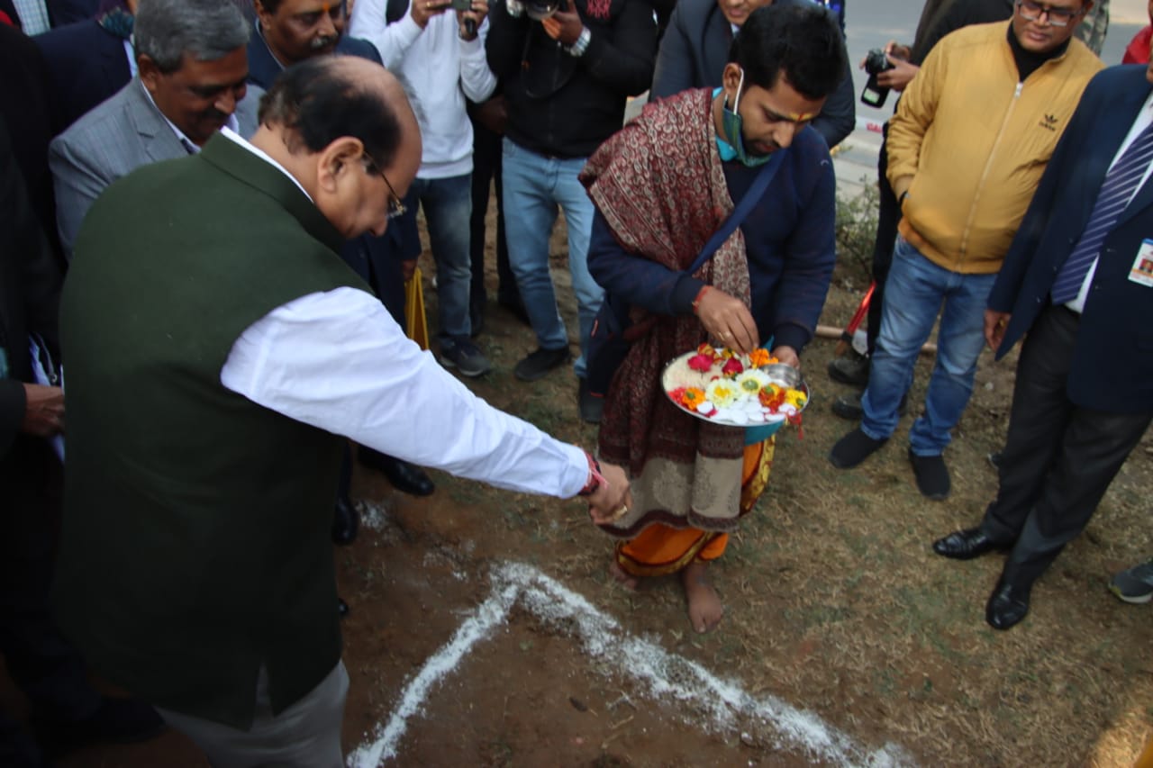 Hon’ble Lt. Governor laid foundation of a Cycling Track around the premier and popular Nehru Park.