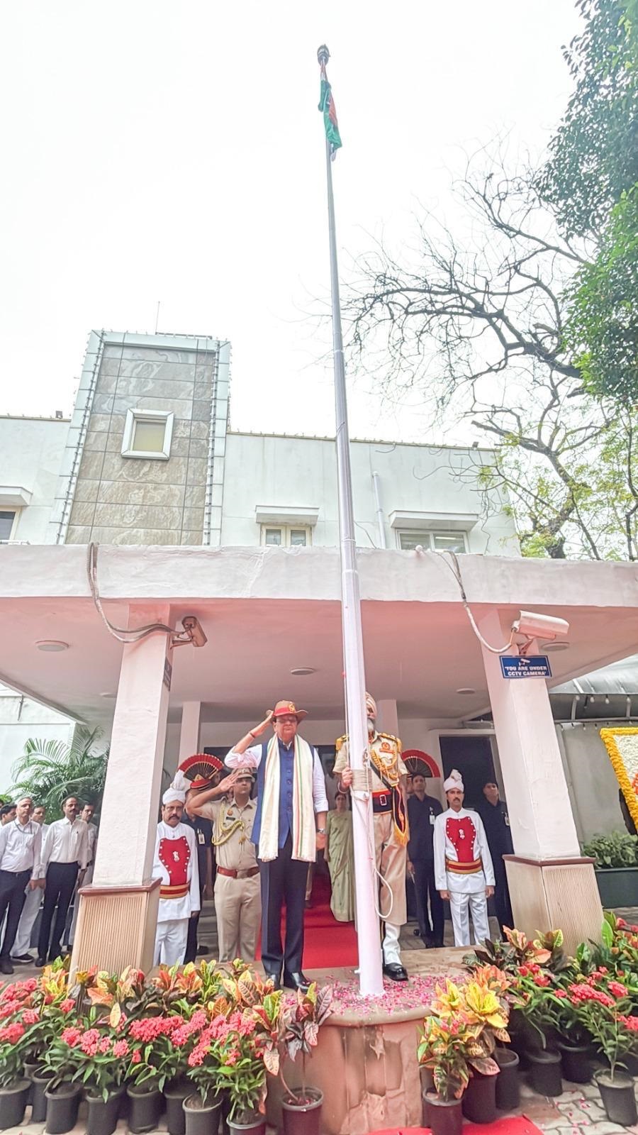 Hon'ble  Lt. Governor hoisted the National Flag at Raj Niwas on the occasion of 79th Independence Day.
