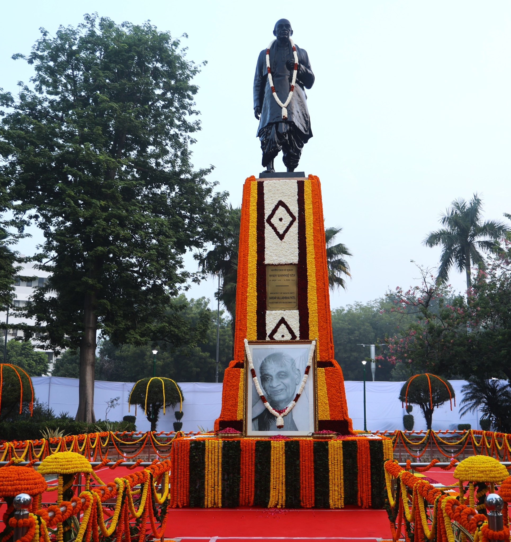 Her Excellency, President of India, Smt. Droupadi Murmu paid tribute to Sardar Vallabhbhai Patel on his 150th birth…