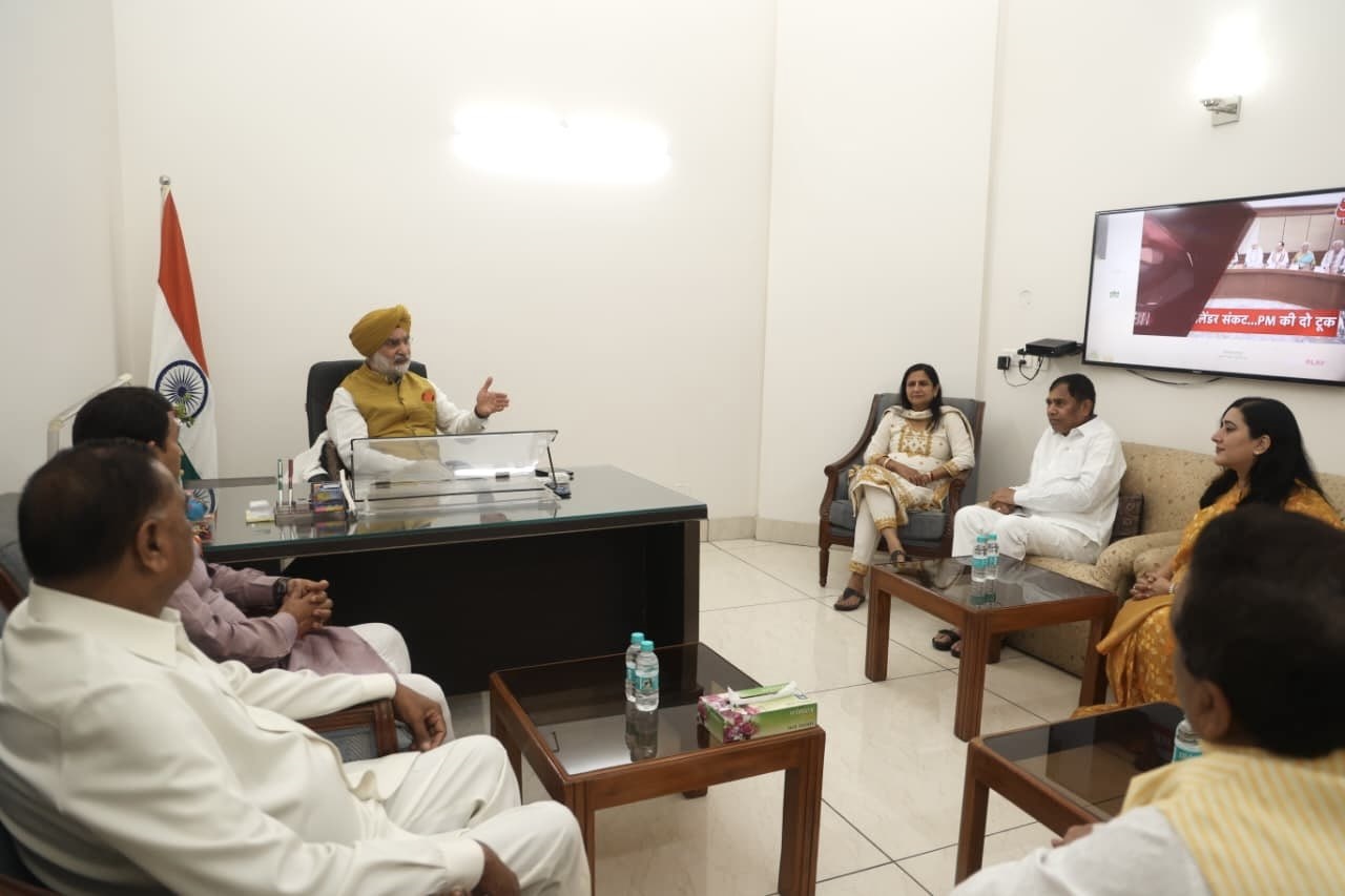 Hon’ble Lt. Governor met Members of Parliament representing Delhi in the Lok Sabha, Shri Manoj Tiwari, Shri Ramvir…