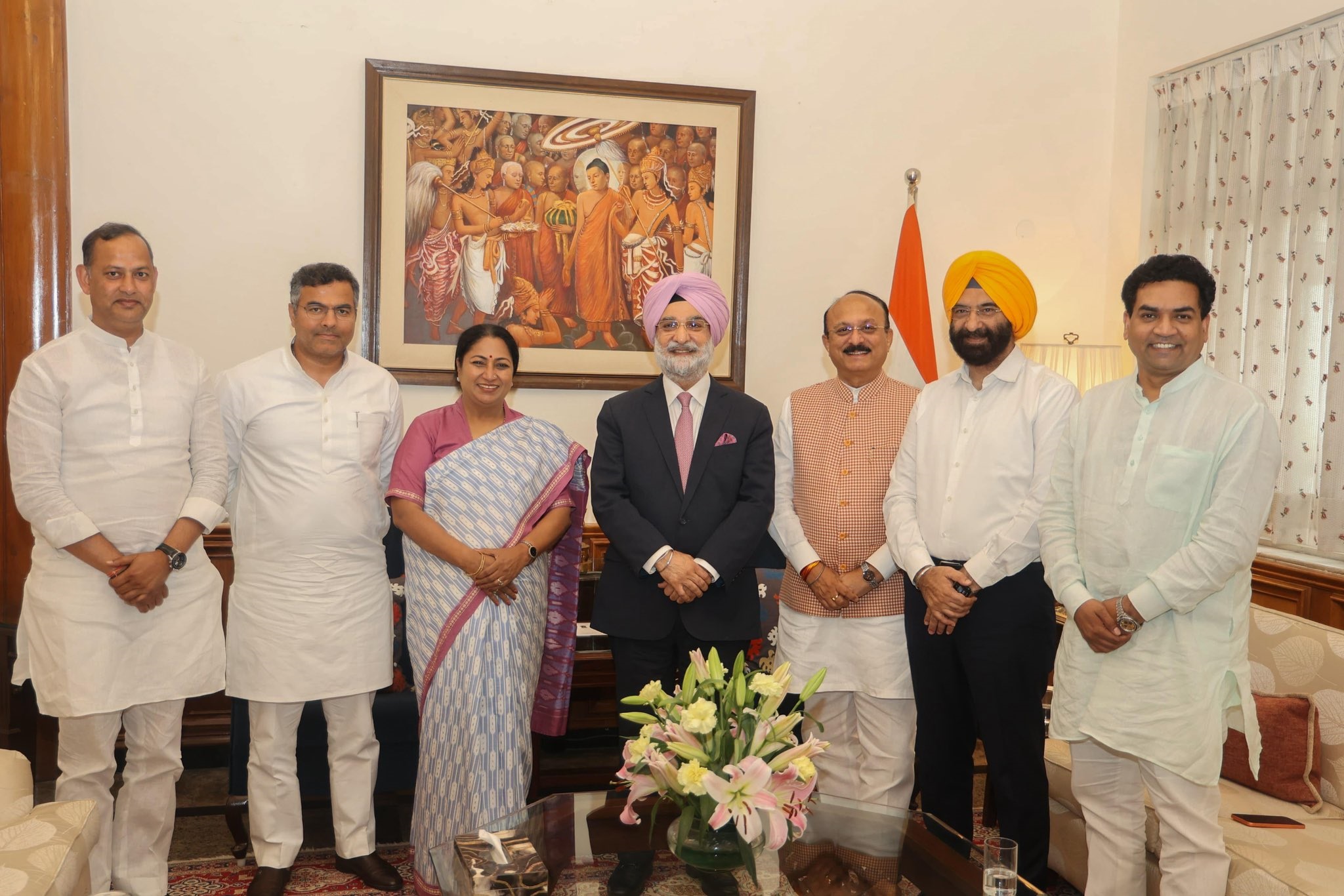 Hon’ble Lt. Governor met Hon’ble Chief Minister, Smt. Rekha Gupta and her Cabinet colleagues.