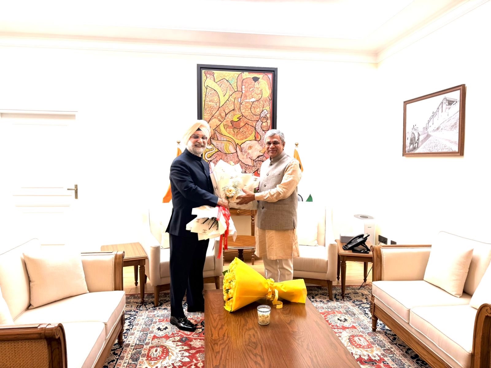 Hon’ble Lt. Governor met Shri Ashwini Vaishnaw, Hon’ble Union Minister.