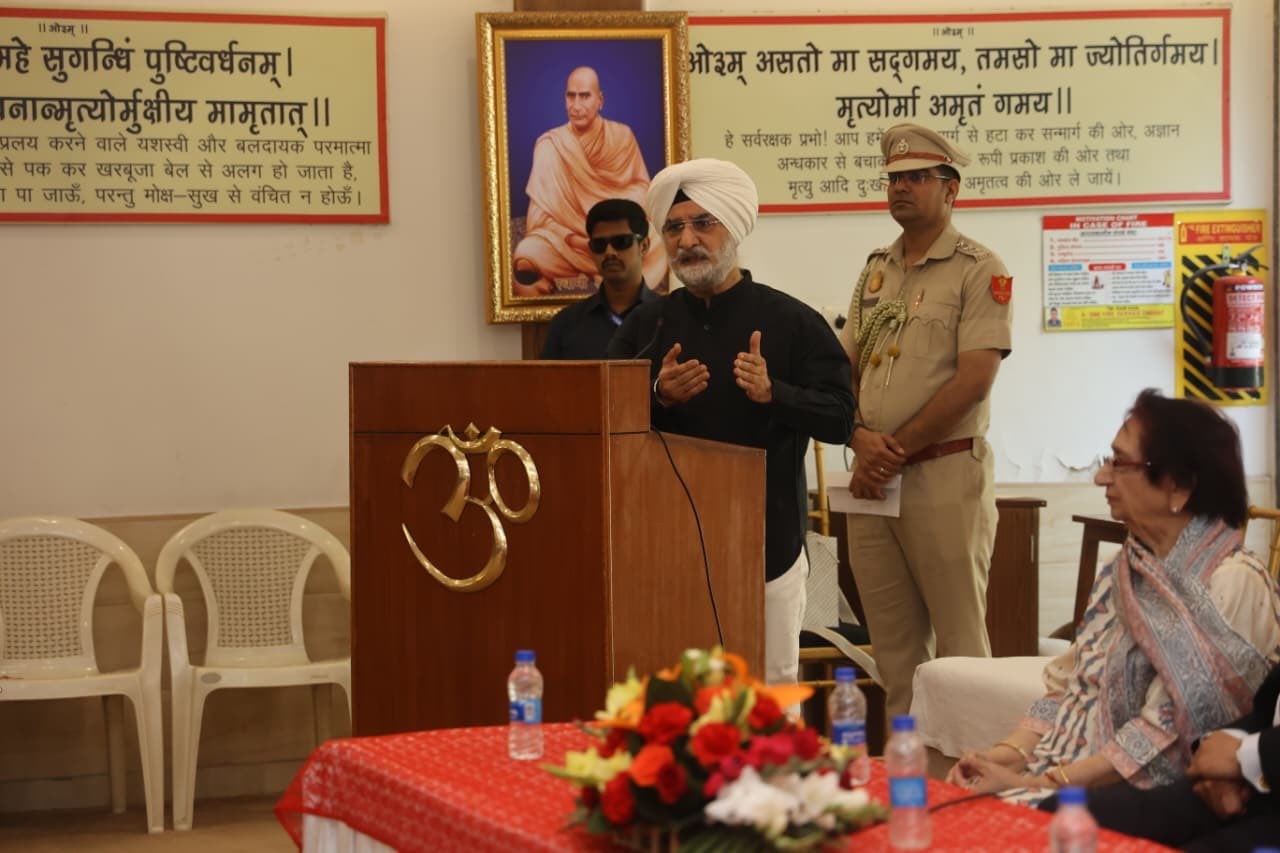 Hon’ble Lt. Governor interacted with the Resident Welfare Association of Vasant Vihar.