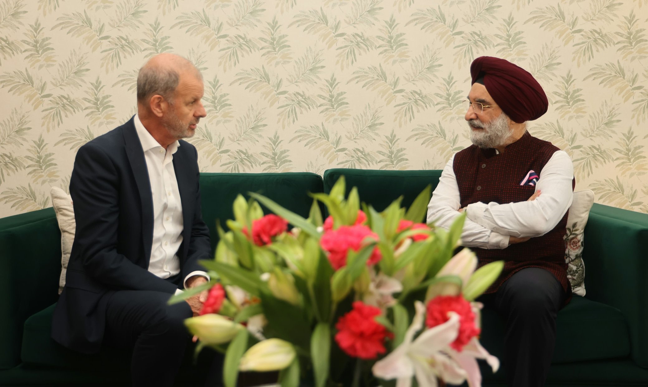 Hon’ble Lt. Governor met with Johannes Zutt, Vice President of the World Bank, at Lok Niwas.