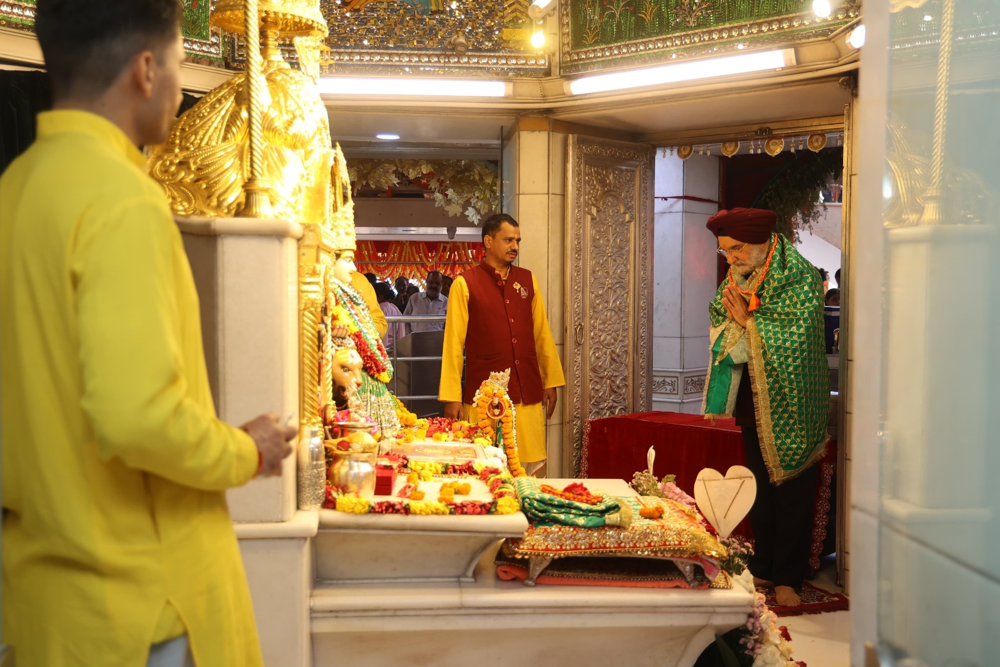 On the auspicious occasion of Saptami during Chaitra Navratri, Hon’ble Lt. Governor visited the Jhandewalan Temple to…