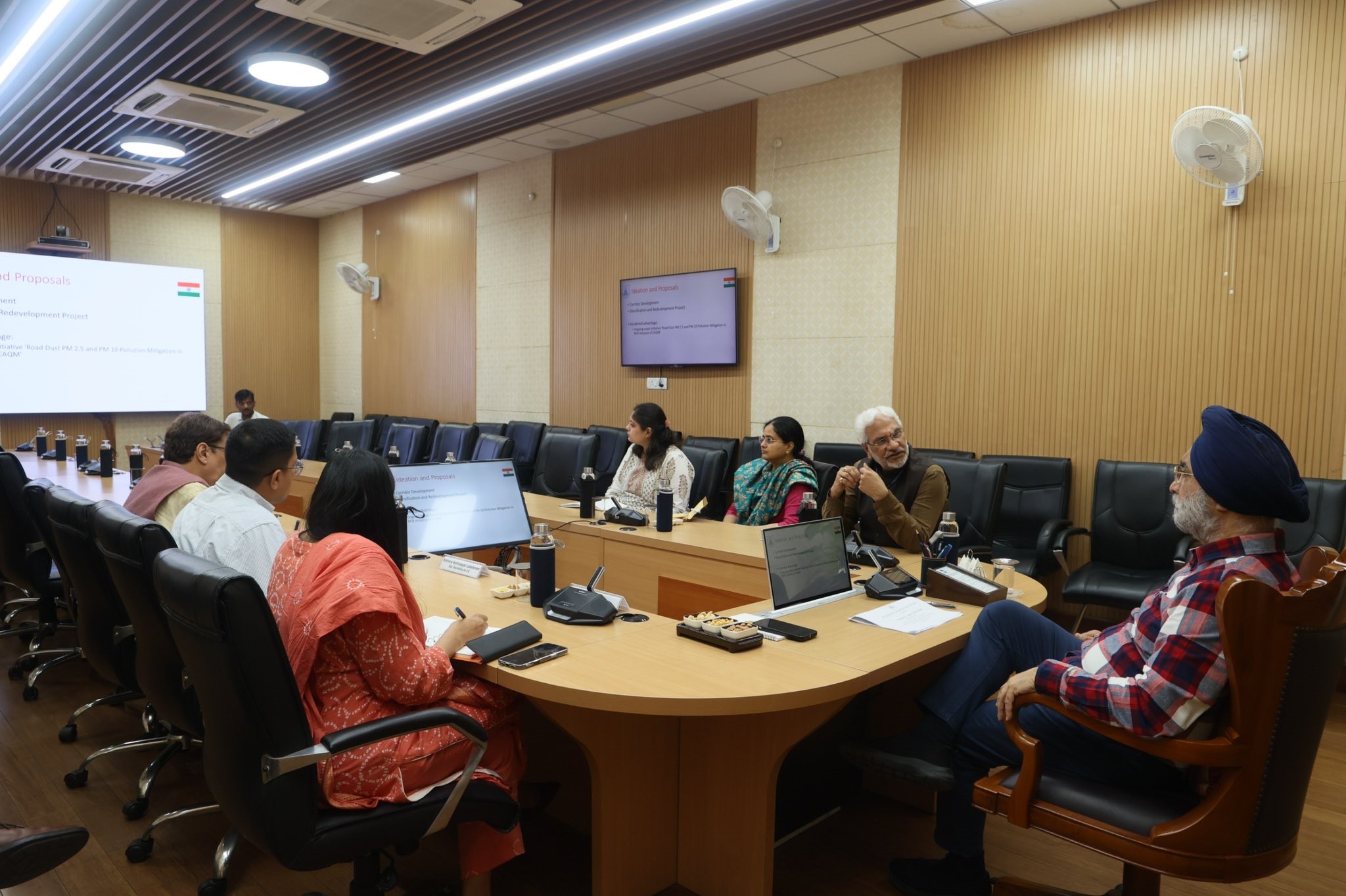 Hon’ble Lt. Governor reviewed the presentation made by the School of Planning & Architecture, Delhi on the…