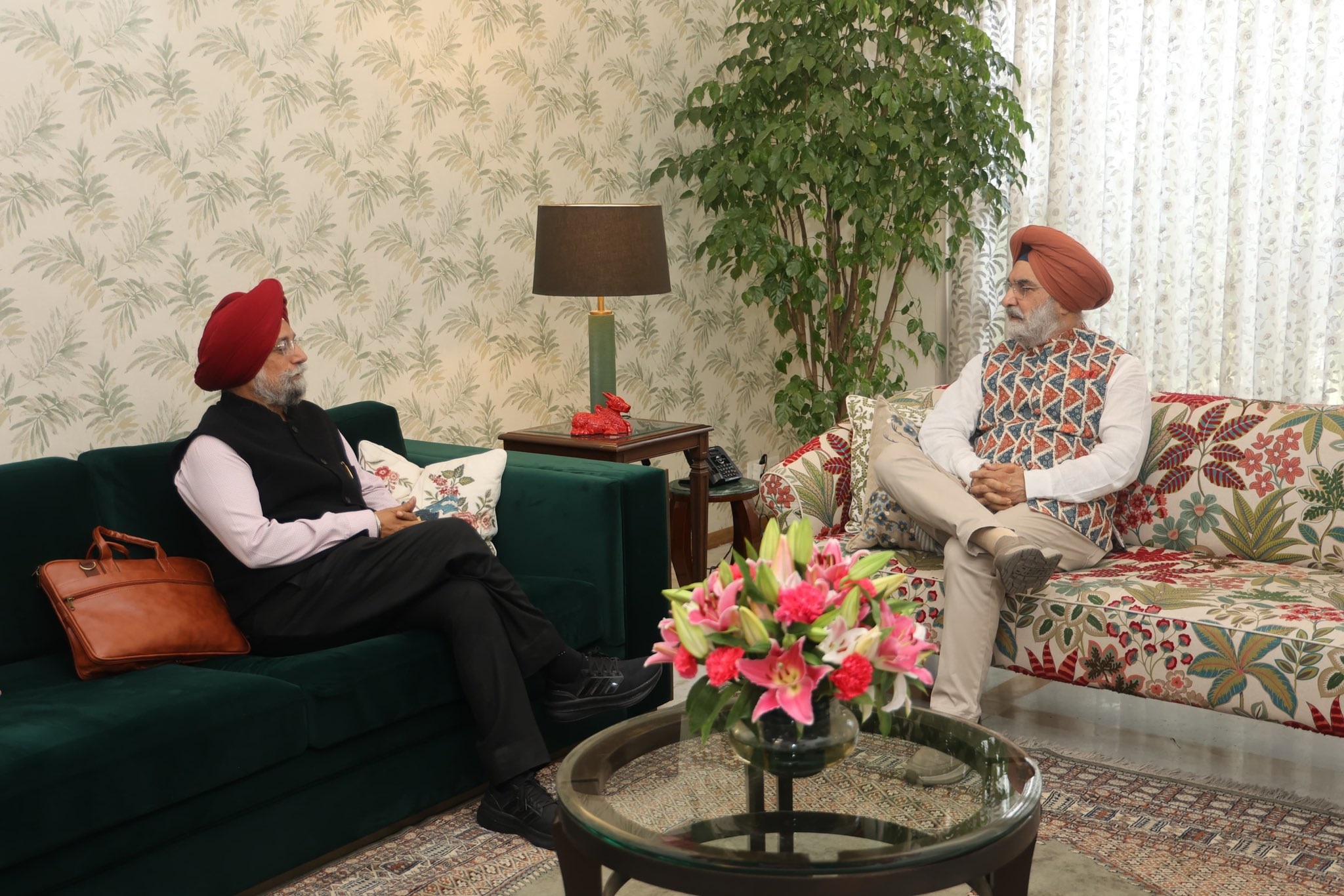 Hon’ble Lt. Governor met Prof. Karamjeet Singh, Vice Chancellor of Guru Nanak Dev University.