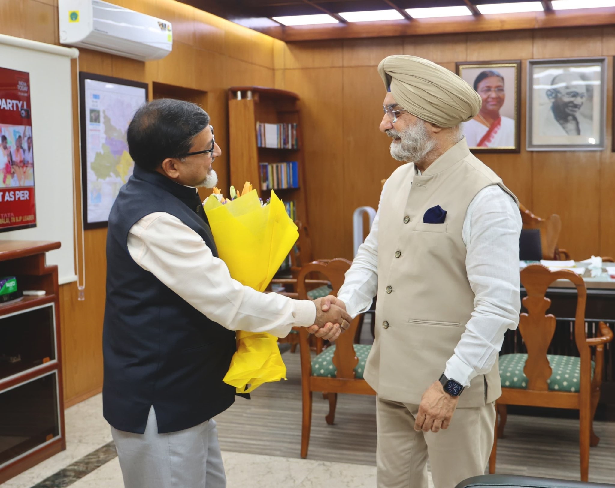 Hon’ble Lt. Governor met Shri Sudhakar Dalela, Secretary (Economic Relations), Ministry of External Affairs.