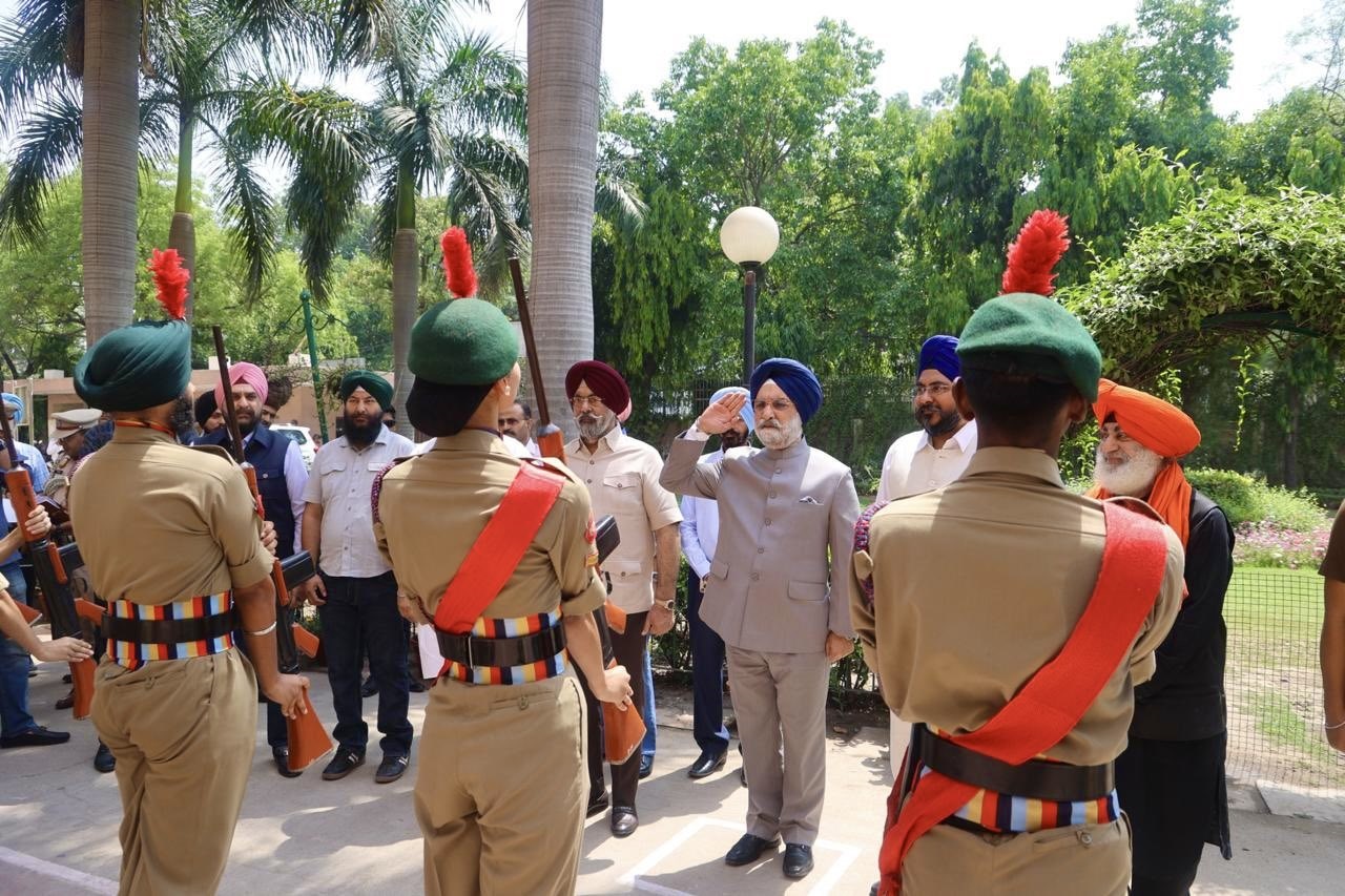 Hon’ble Lt. Governor at the 74th Annual Day of Siri Guru Teg Bahadur Khalsa College.