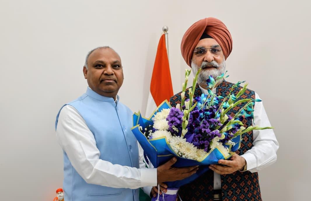 Shri Ravi Puli, President & CEO of International Solutions Group, called on Hon’ble Lt. Governor.