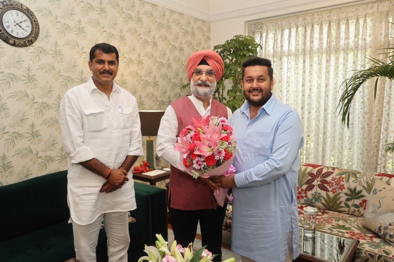 Shri Neeraj Basoy, MLA and Shri Umang Bajaj, MLA called on Hon’ble Lt. Governor.