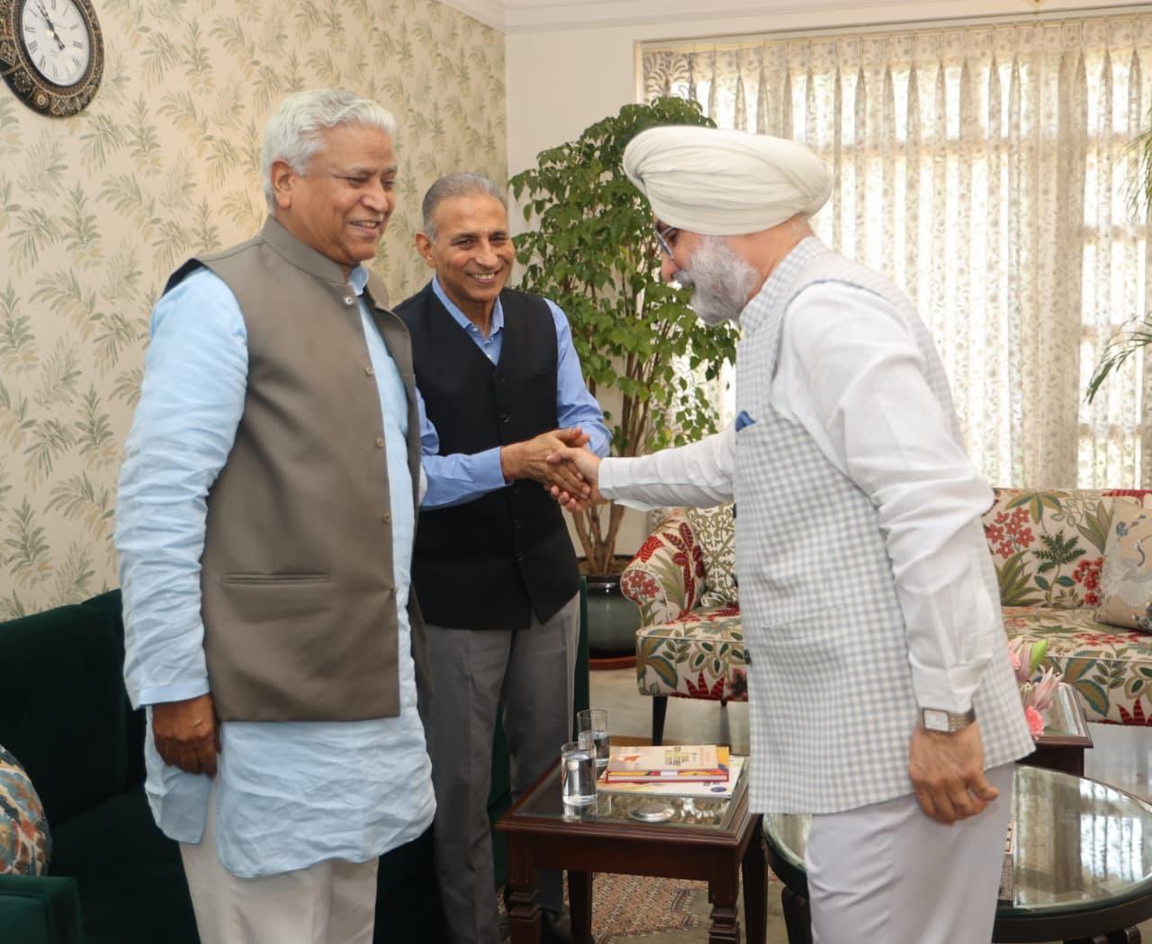 Shri Ramlal Ji, Akhil Bharatiya Sampark Pramukh and Shri Chandra Wadhwa Ji renowned CMA and former President, ICMAI…