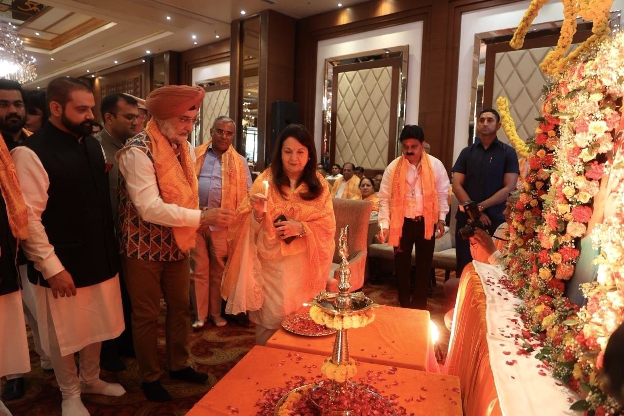 Hon’ble Lt. Governor attended the Maha Mrityunjaya Jaap Pooja at Pitampura.