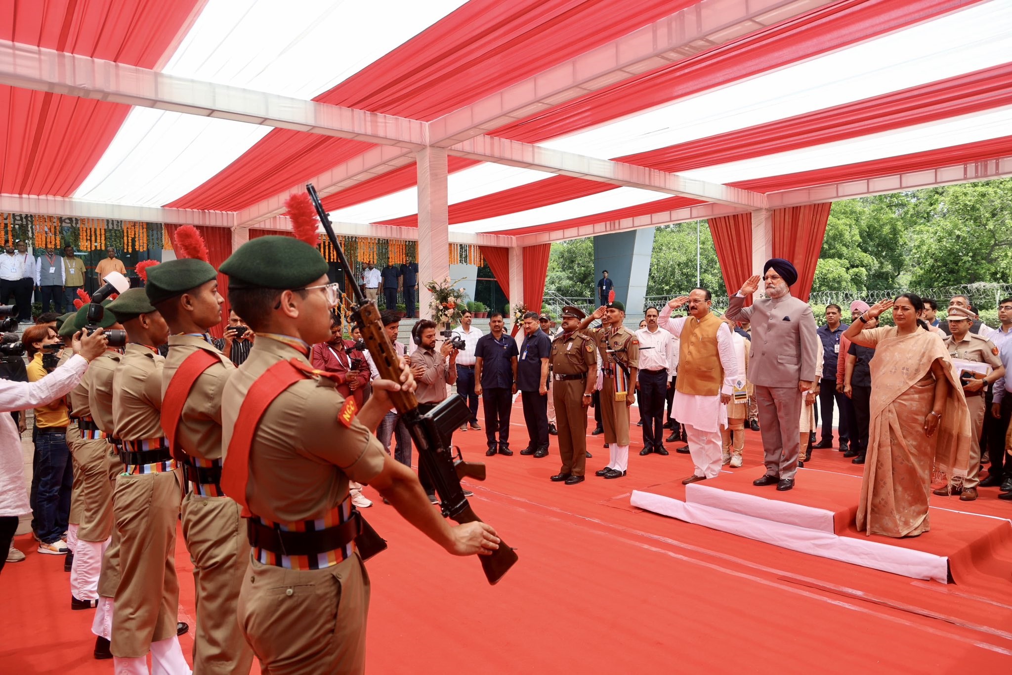 Hon’ble LG addressed the graduating students at the 14th Convocation of Dr. B.R. Ambedkar University, Delhi.