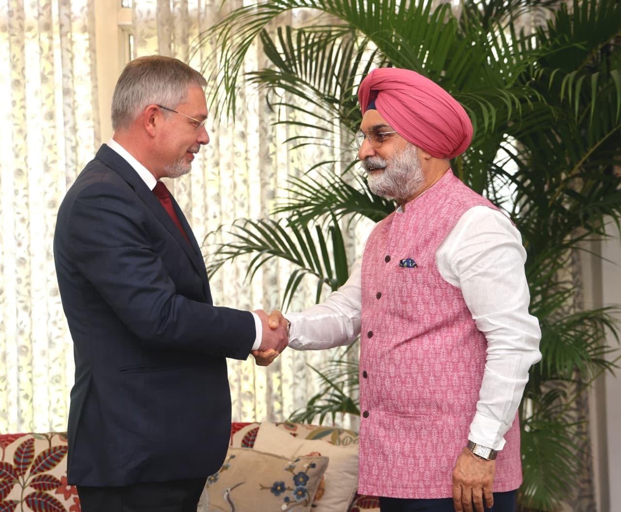 H.E. Mr. Denis Alipov, Ambassador of the Russian Federation to India called on Hon’ble Lt. Governor.