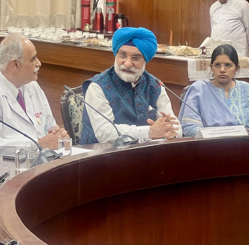 Hon’ble Lt. Governor interacted with the Director and dedicated team of top medical professionals at Postgraduate…