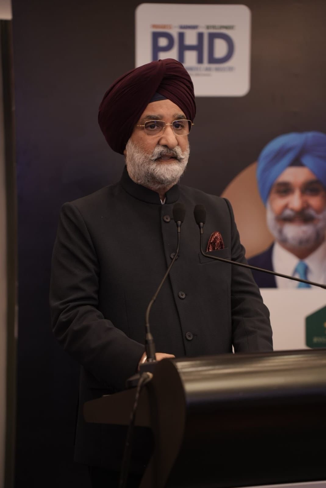 Hon’ble Lt. Governor interacted with leading entrepreneurs, policymakers, and industry leaders at the PHD Chamber event…