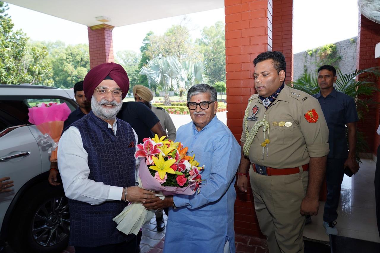 Hon’ble Lt. Governor met with the Hon’ble Governor of Punjab and Administrator of UT Chandigarh, Shri Gulab Chand…