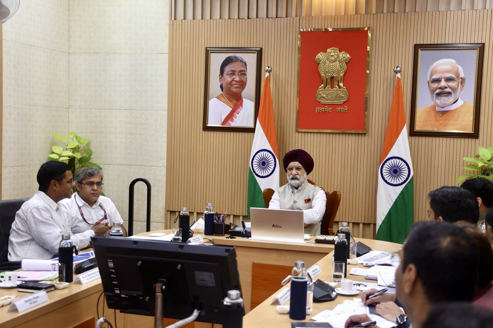 Hon’ble Lt. Governor reviewed the status of rainwater harvesting preparedness across the capital in a meeting with…