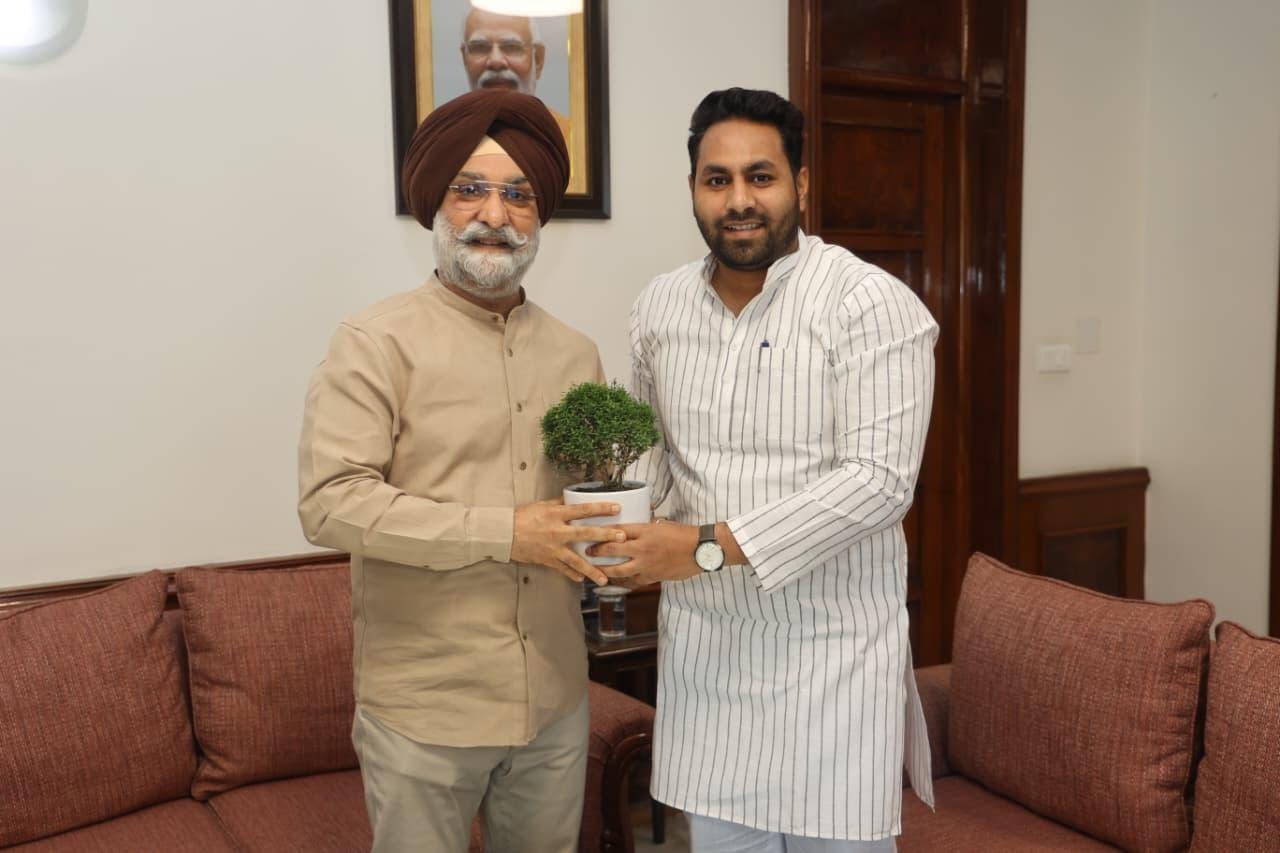 Shri Ravikant Ujjainwal, MLA, called on Hon’ble Lt. Governor.