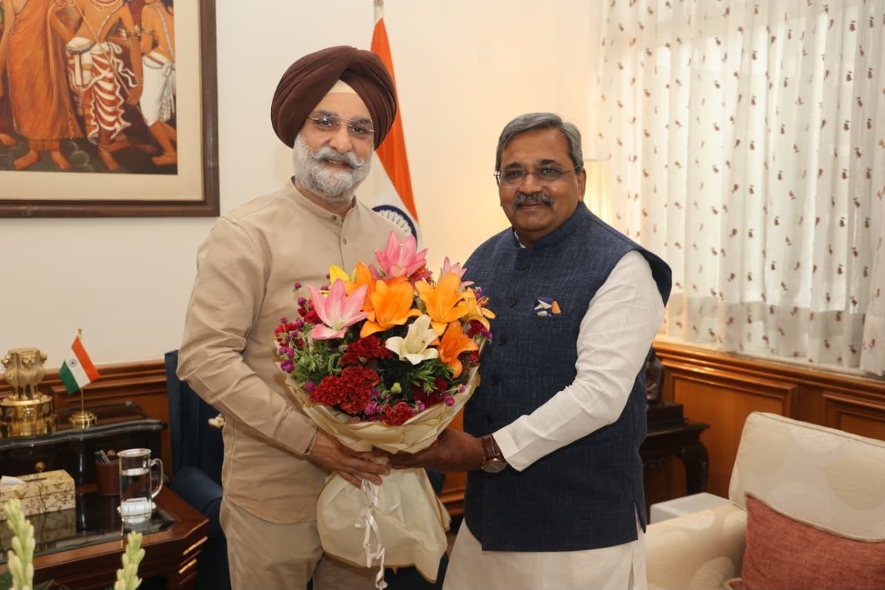 Shri Satish Upadhyay, MLA and Vice Chairman, Delhi Jal Board called on Hon’ble Lt. Governor.