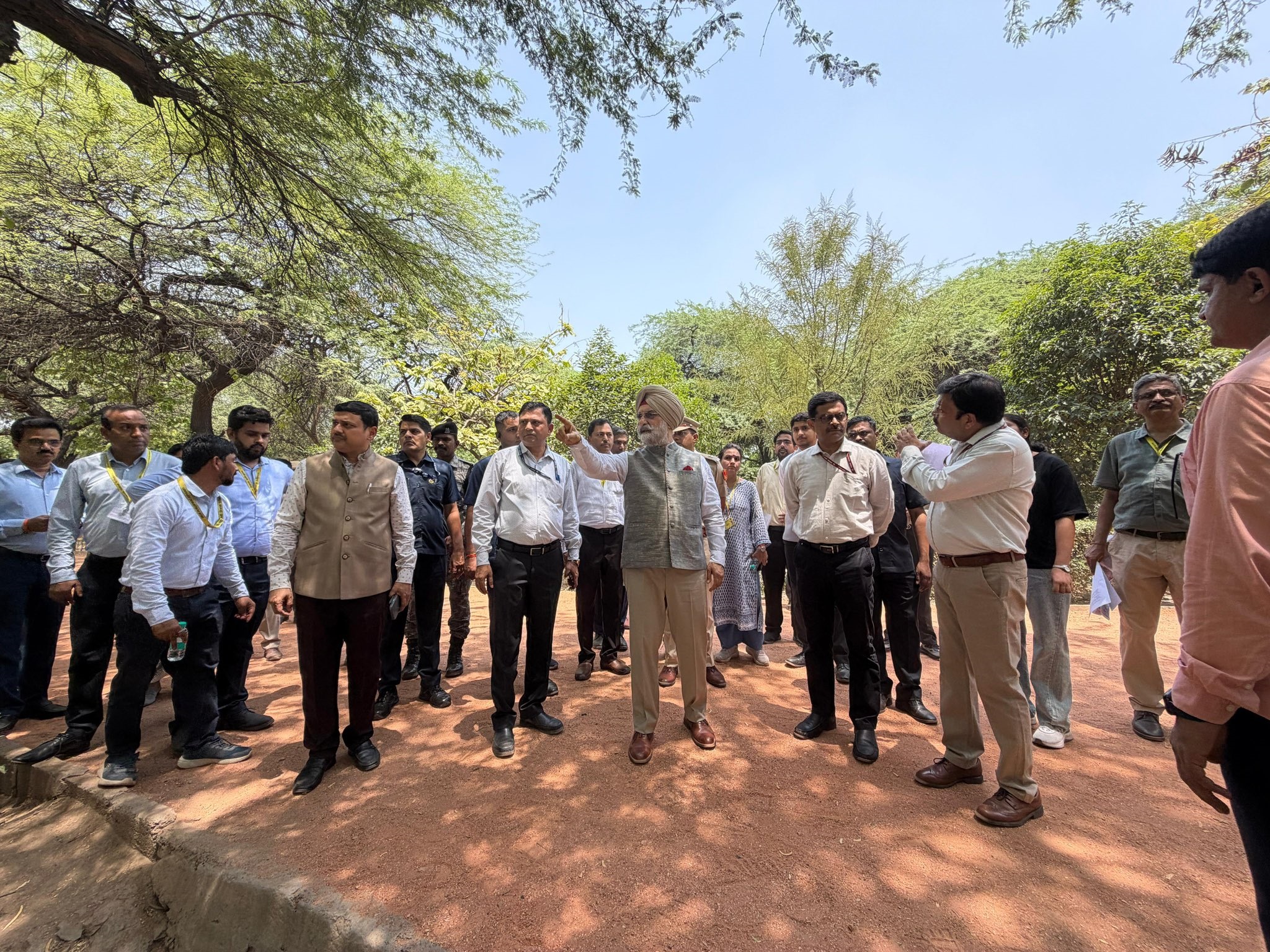 Hon’ble Lt. Governor visited Sanjay Lake in East Delhi to review the ongoing restoration and rejuvenation works.