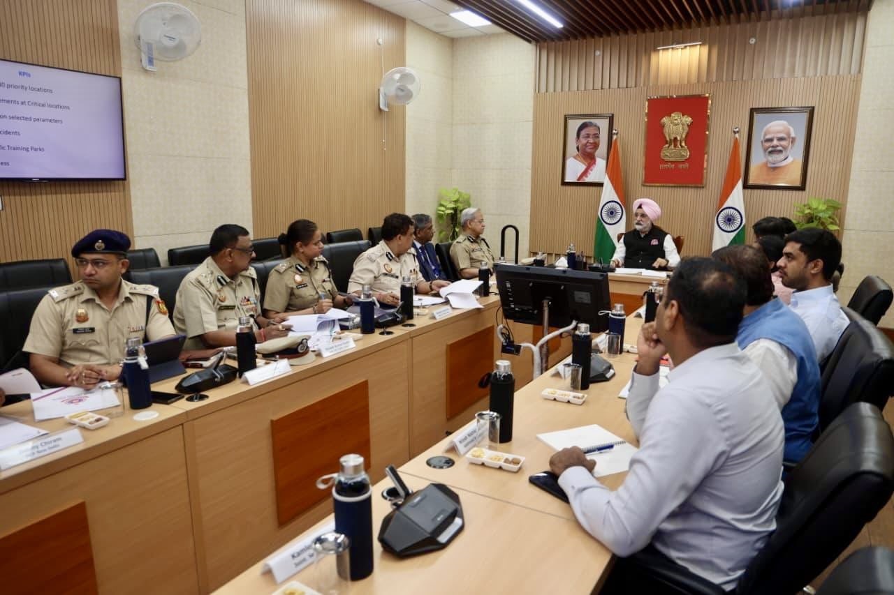 Hon’ble Lt. Governor reviewed a detailed presentation by Delhi Traffic Police.