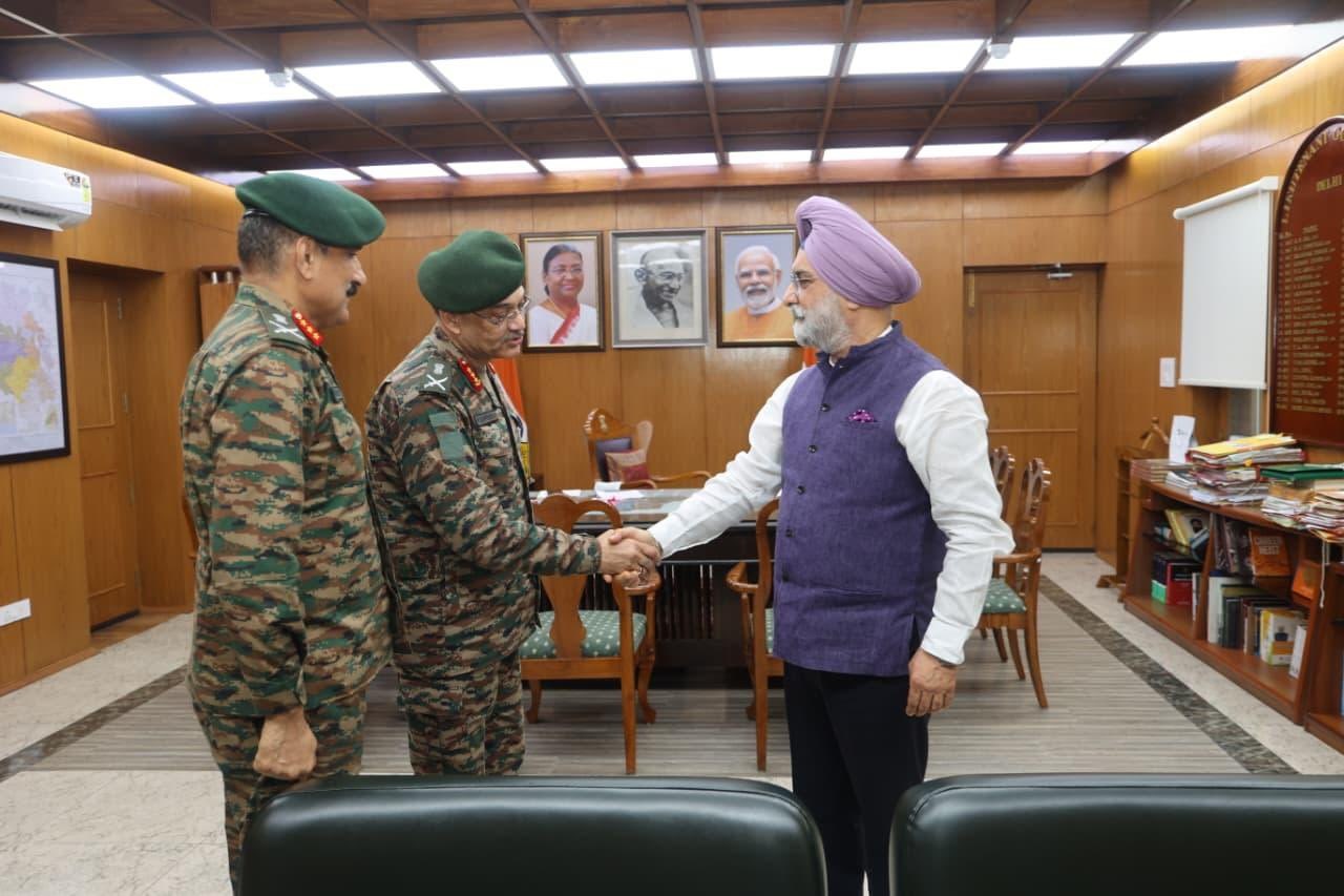 Lt. Gen. Pushpendra Pal Singh, AVSM, SM, GOC-in-C, Western Command, and Lt. Gen. Rajesh Sethi, AVSM, SM, VSM, GOC,…