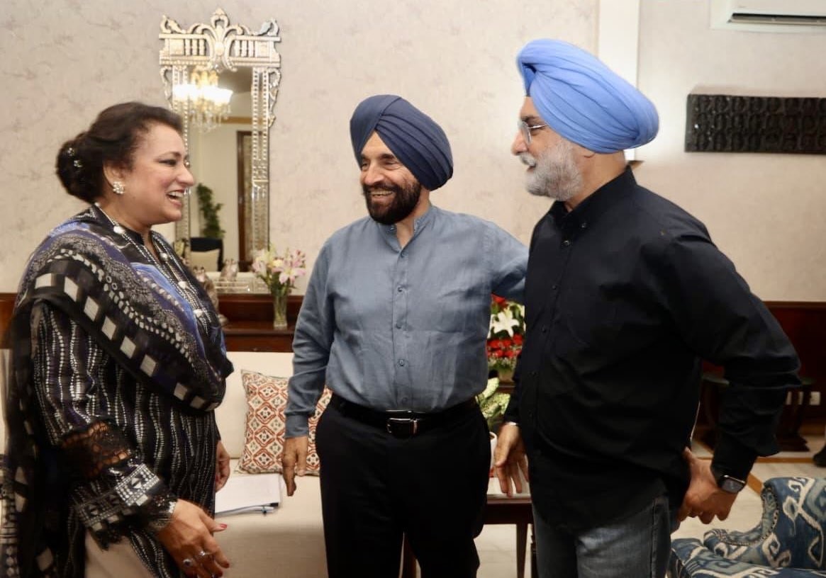 S. Satwant Singh and Mrs. Reema Uppal, called on Hon’ble Lt. Governor.