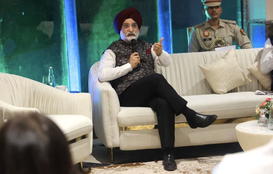 Hon’ble Lt. Governor participated in an interactive session on investment opportunities in Dwarka Sub-city at DDA’s…
